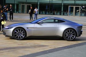 Aston Martin DB10