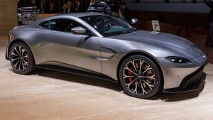 Aston Martin V8