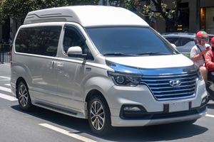 Hyundai i800